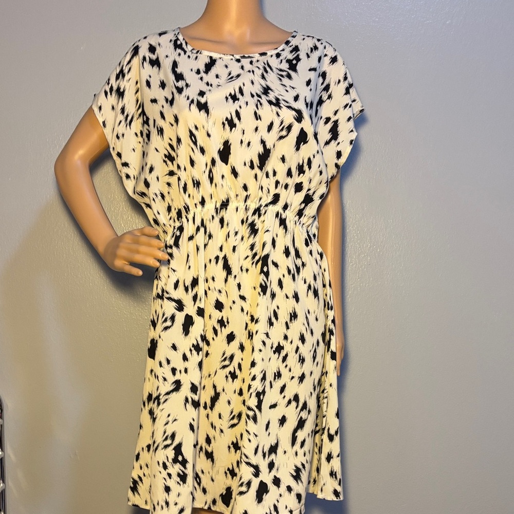 Elegant SHEIN Black and White Abstract Animal Print Patterned MIDI Dress